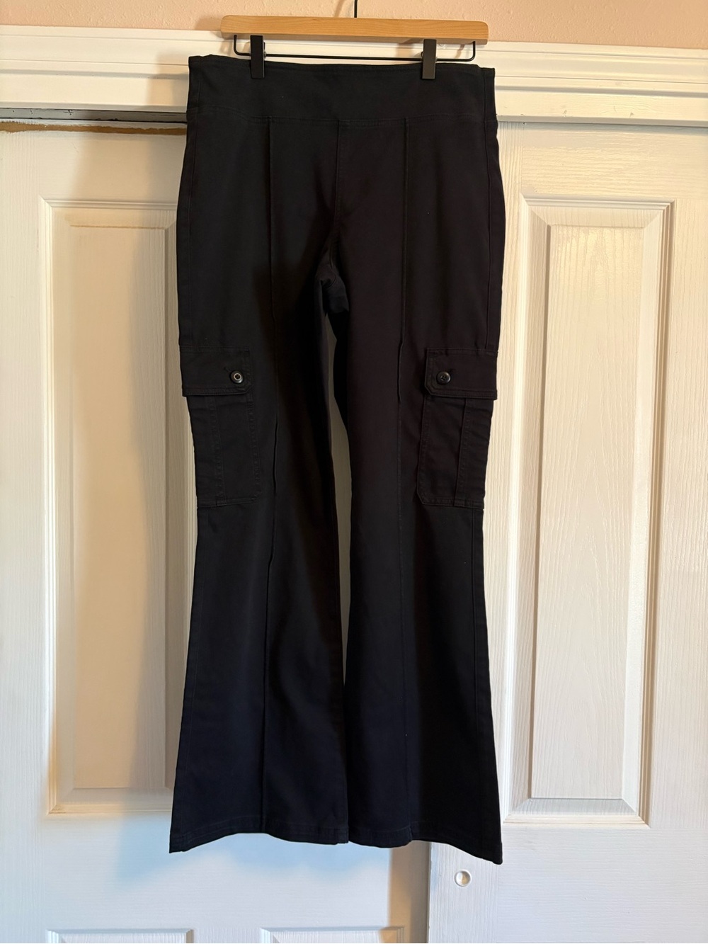 AE Stretch Pull-On High-Waisted Kick Bootcut Cargo Pant